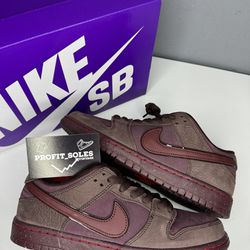 Nike SB Dunk Burgundy Crush Size 9m