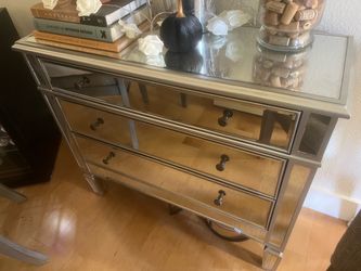 Mirrored 3 Drawer Dresser