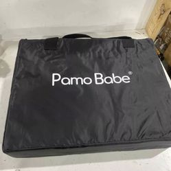 Pamo Babe Travel Playpen! Comes with Cary Case! Easy Set Up & Take Down! Nice!