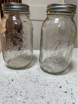 12 Glass Storage Jars as good as new
