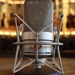 Neumann TLM 49