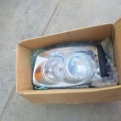 Dodge 1500 Driver's side headlight for 07'