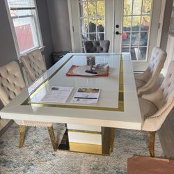 Modern Dining Table 