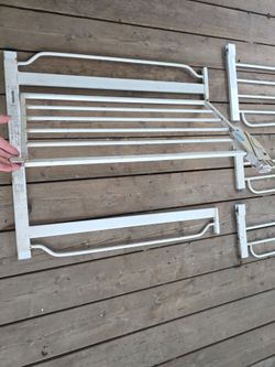 Free swing gate