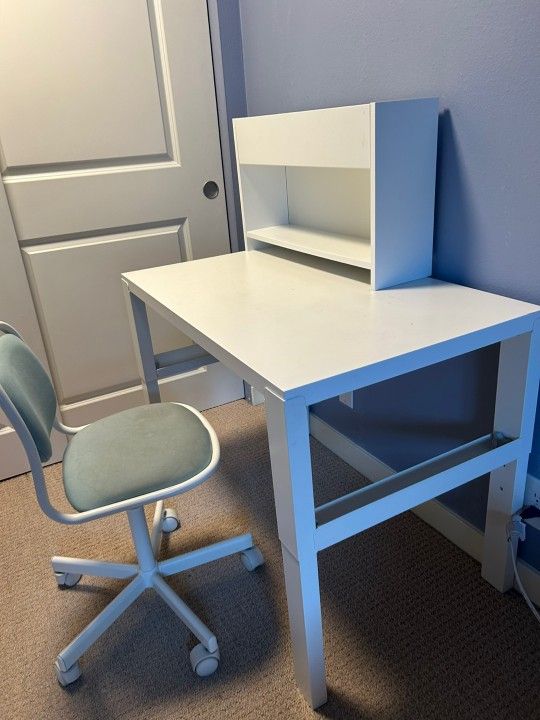 Ikea Pahl kids small White student desk hutch rolling chair set