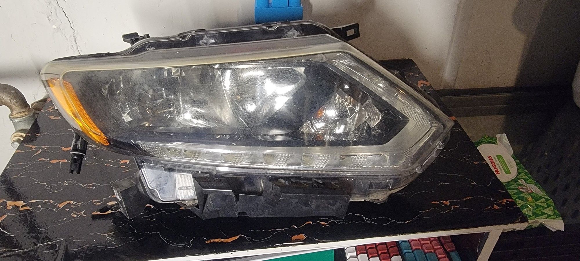 Nissan Rogue Headlight Oem