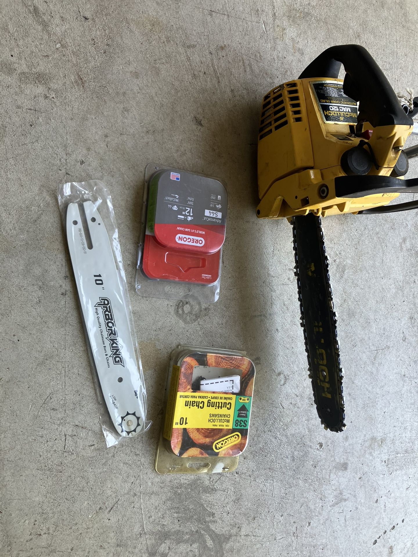 McCulloch 12 Inch Chainsaw. MAC120 automatic chain oiling.