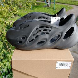 New Adidas Yeezy Foam Runner Onyx Men Size 11