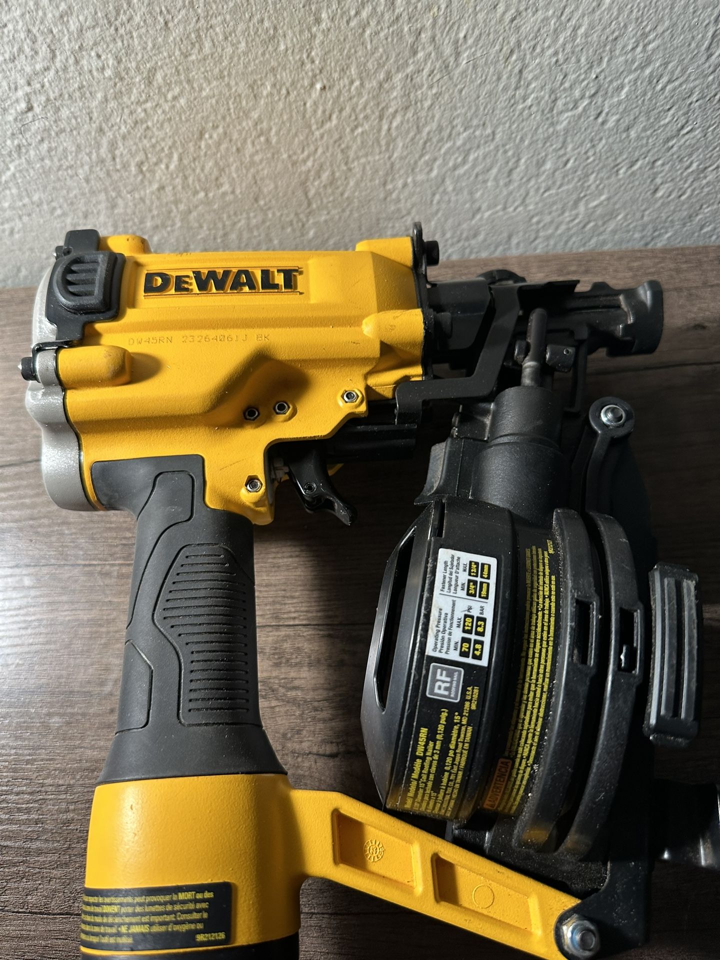 Dewalt 15 Coil Roofing Nailer 