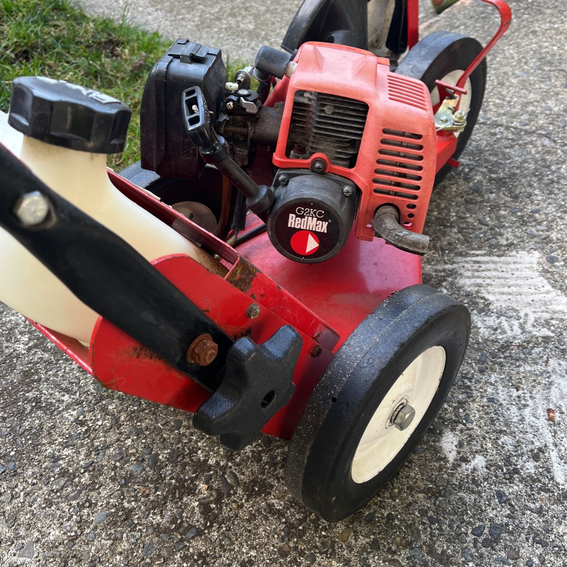 Red max commercial reciprocating edger for Sale in Edmonds, WA OfferUp