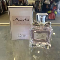 Miss Dior Blooming Boutique
