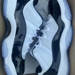 Jordan 11 Retro Low Concord