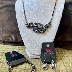 Paparazzi-Black Gemstone Necklace & Earring Set 