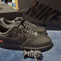 Nike Air Force 1 Low Supreme 