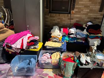 HUGE LOT PLUS SIZE 1X & 2X LADIES CLOTHES