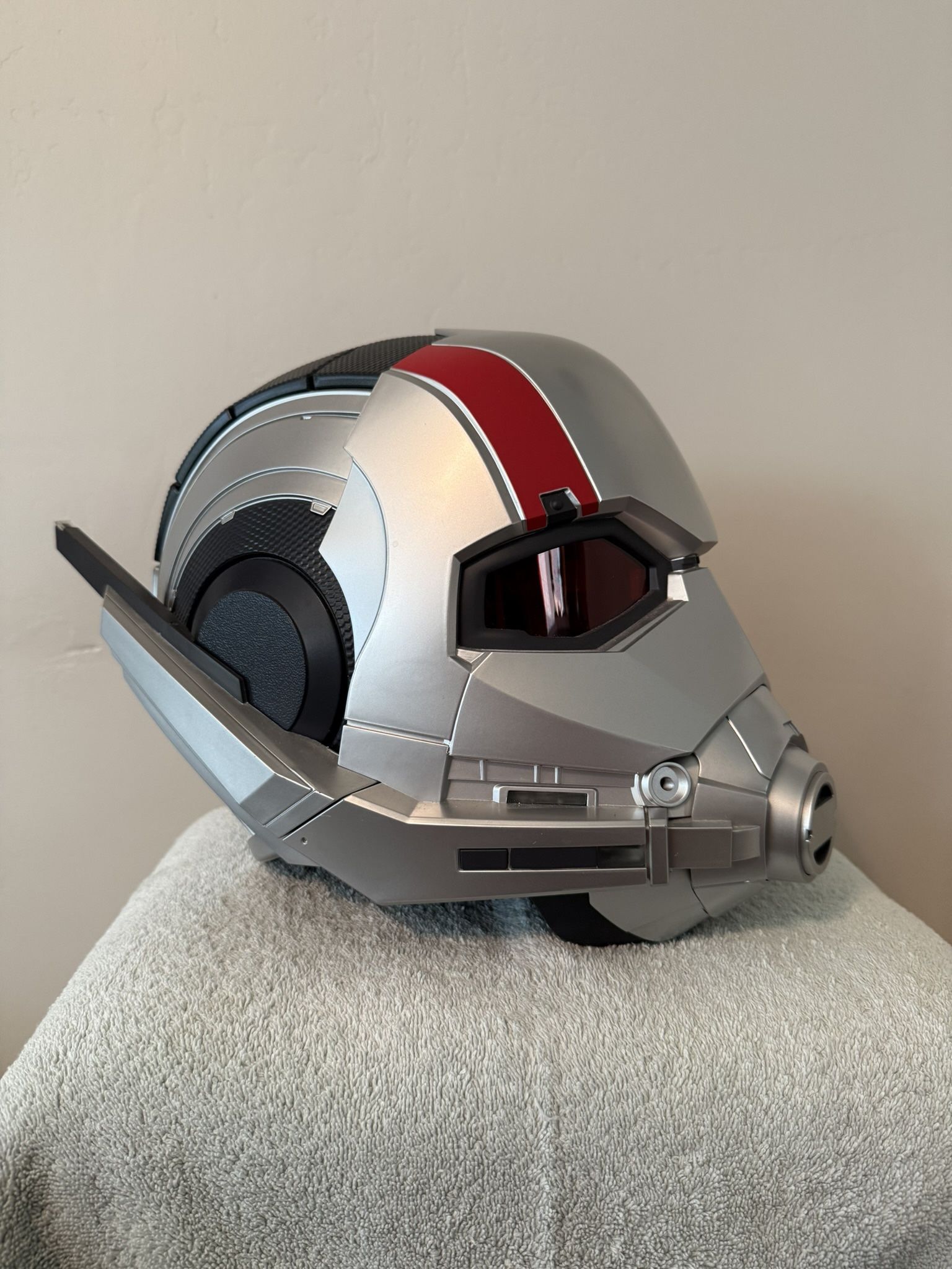 4  Marvel Legends Helmets    Great Condition !   