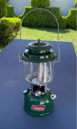 VTG December 1980 Coleman Lantern 2 Mantle Model 220K Nice Condition WORKING
