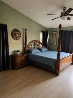 Beautiful Oak bedroom set