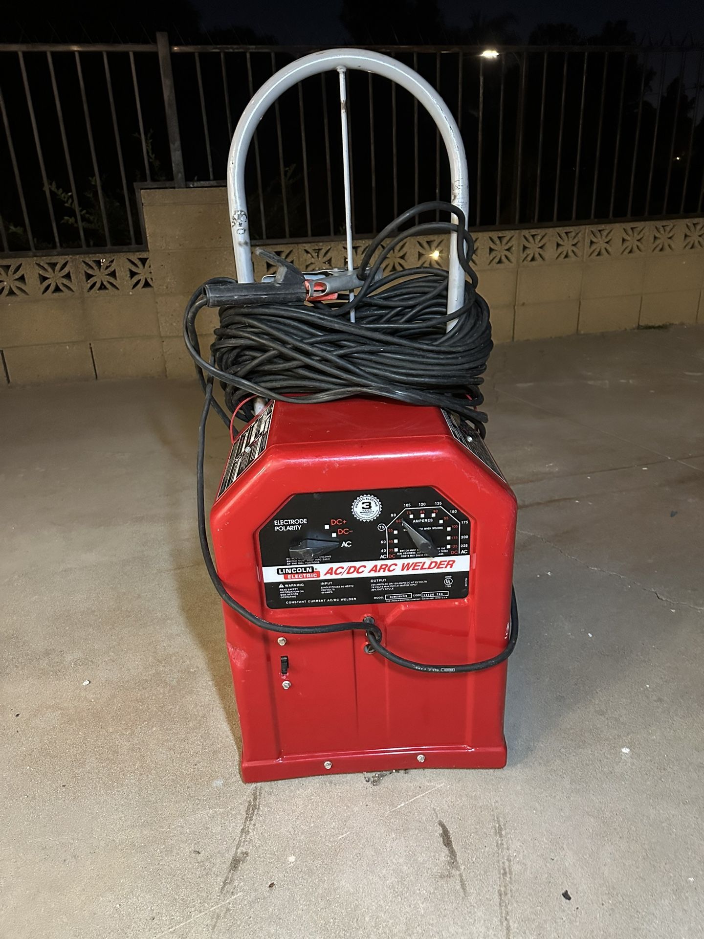 Lincoln Electric Welder AC/DC 225/125 Arc Welder