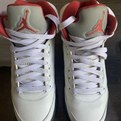 GIRLS AIR JORDAN 5 RETRO (GS)