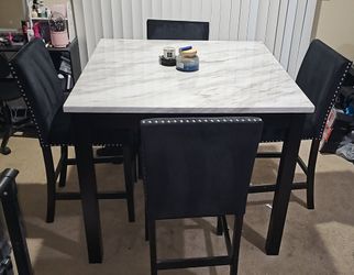4 chair table