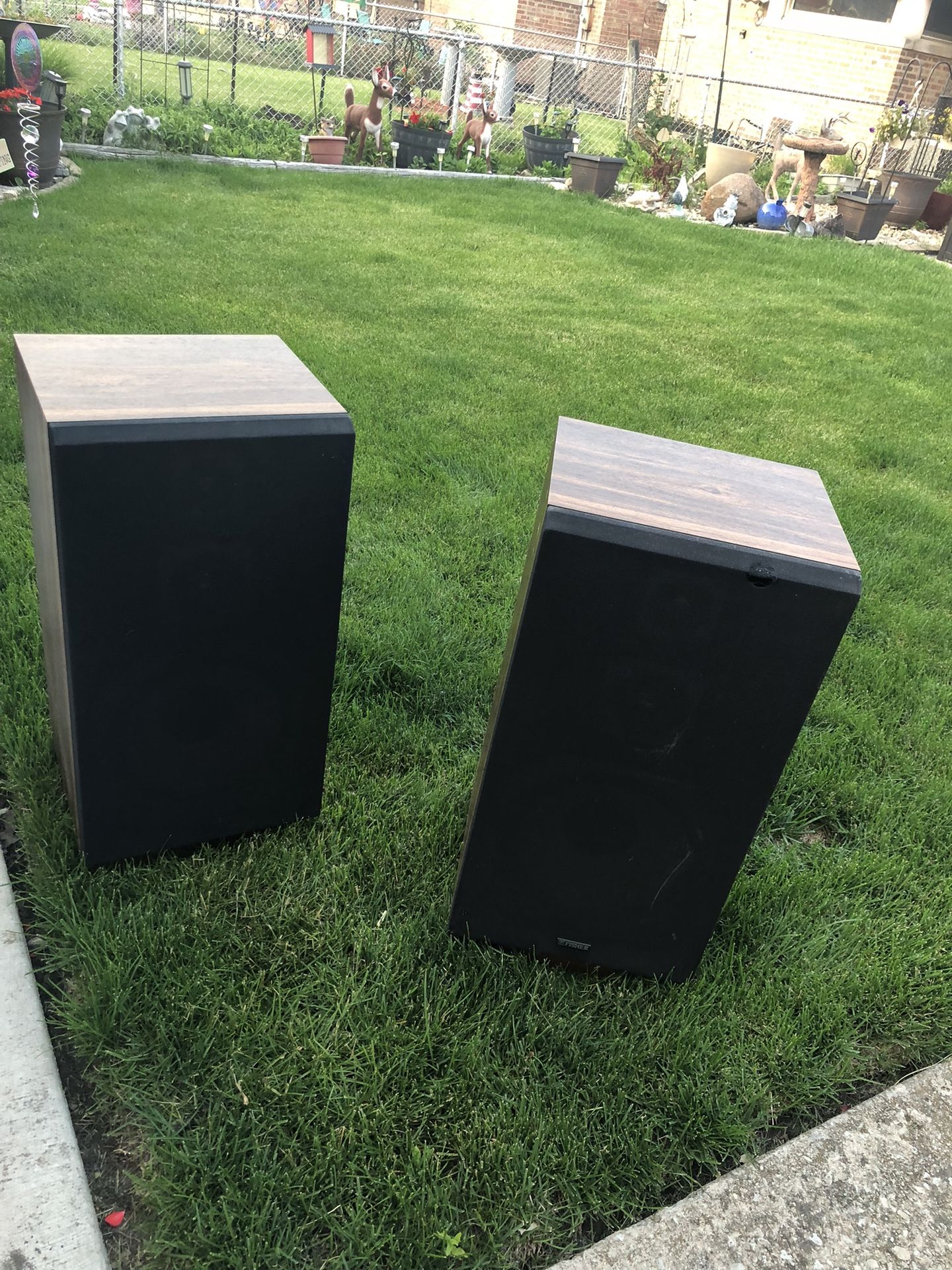 Two Fisher DS-826 Speakers (Pair)