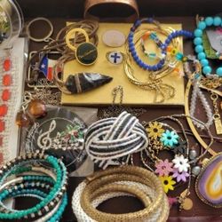 Jewelry Lot 