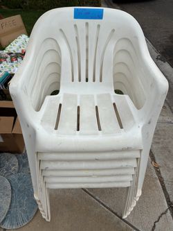 Plastic chairs - 6 in total