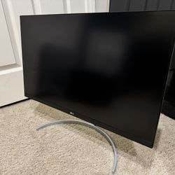 LG 32” UHD UltraFine™ Monitor with HDR10 and AMD FreeSync™  