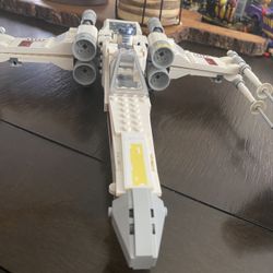 LEGO Star Wars X-Wing Starfighter 75218 731pc w/ R2-D2 Minifig 