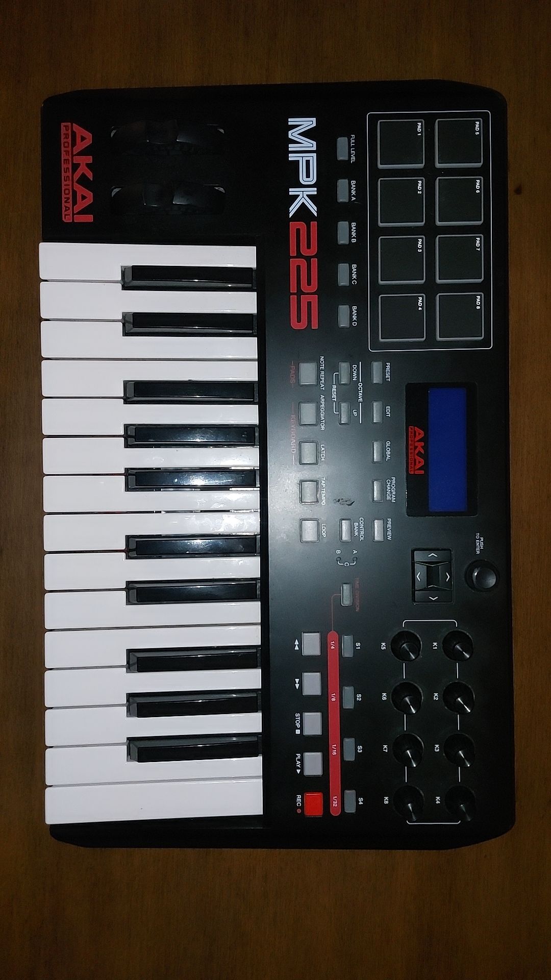 Akai MPK 225 MIDI keyboard