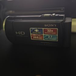 Sony Hd Handycam Camera With 32x Zoom With 64gb Memory Card