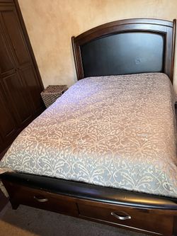 Solid Wood Queen Bed