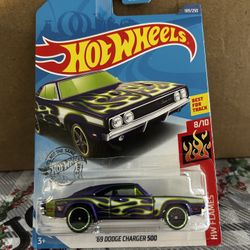 Hot Wheels: 69 Dodge Charger 500