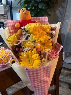 winnie the pooh mixed bouquet 💐 💛