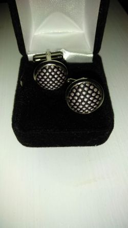 Man's cufflings