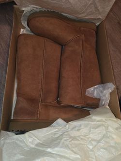 Brand NEW UGG Classic Tall II
