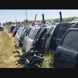 Parts For Chevy Y Mas De 100 Carros Para Partes Estoy En Fresno