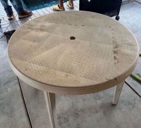 Round Plastic Table