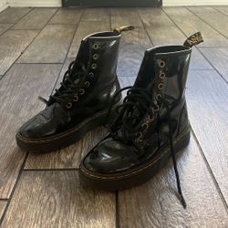 Dr. Martens Girls Shoes Size 4 - Great Condition 