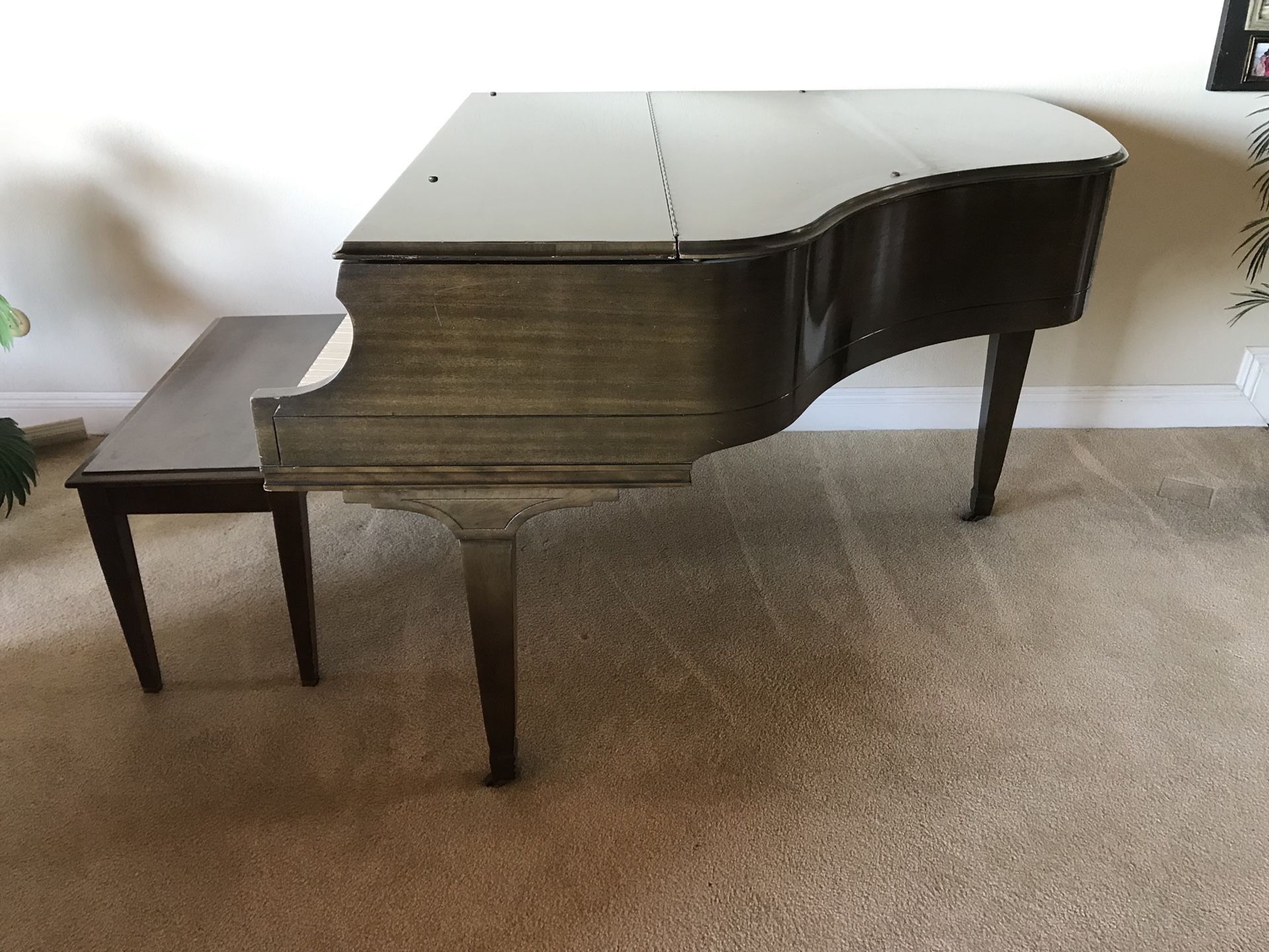 Haines Brothers Baby Grand Piano for Sale in San Diego, CA - OfferUp