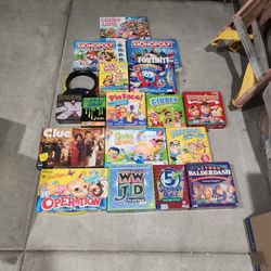 TONS OF BOARD GAMES