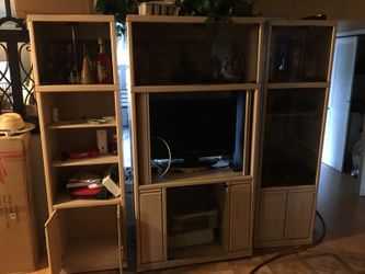 Entertainment center