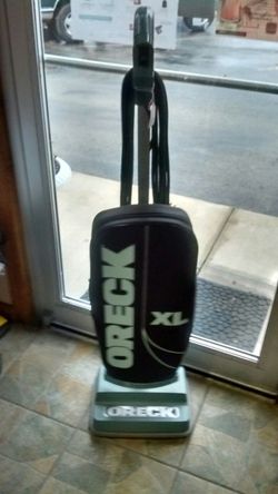 Oreck vacuum XL signature upright used