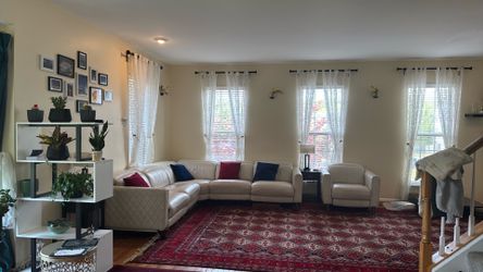 White Leather Sectional Sofa – very good Condition