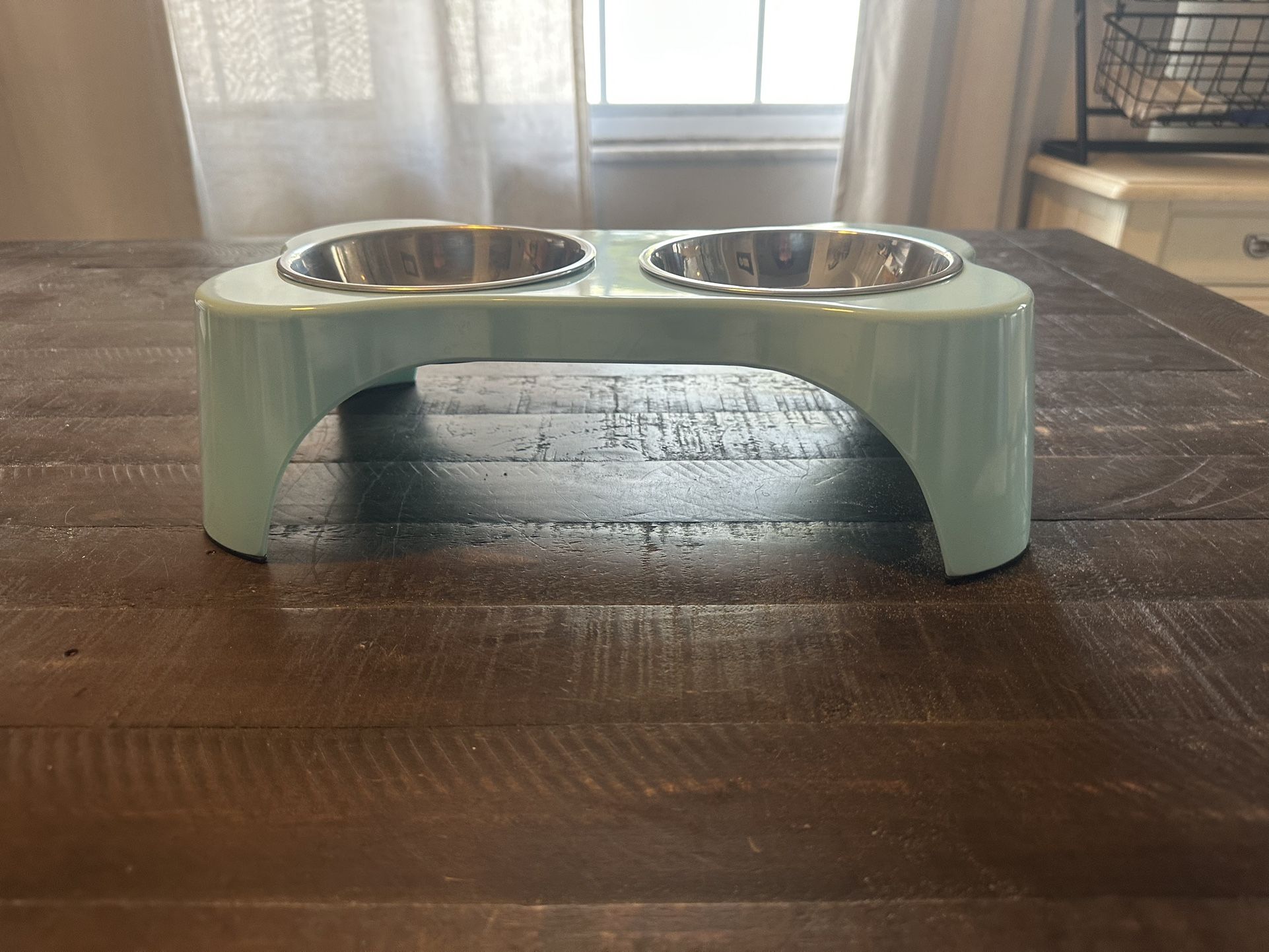 Elevated Bowl Holder