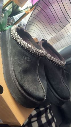 Ugg Tasman size 9 platform