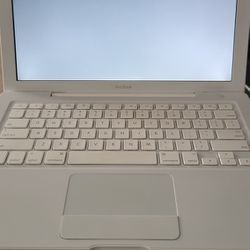 Apple MACBOOK PRO - (Old, As Is Or For Parts)