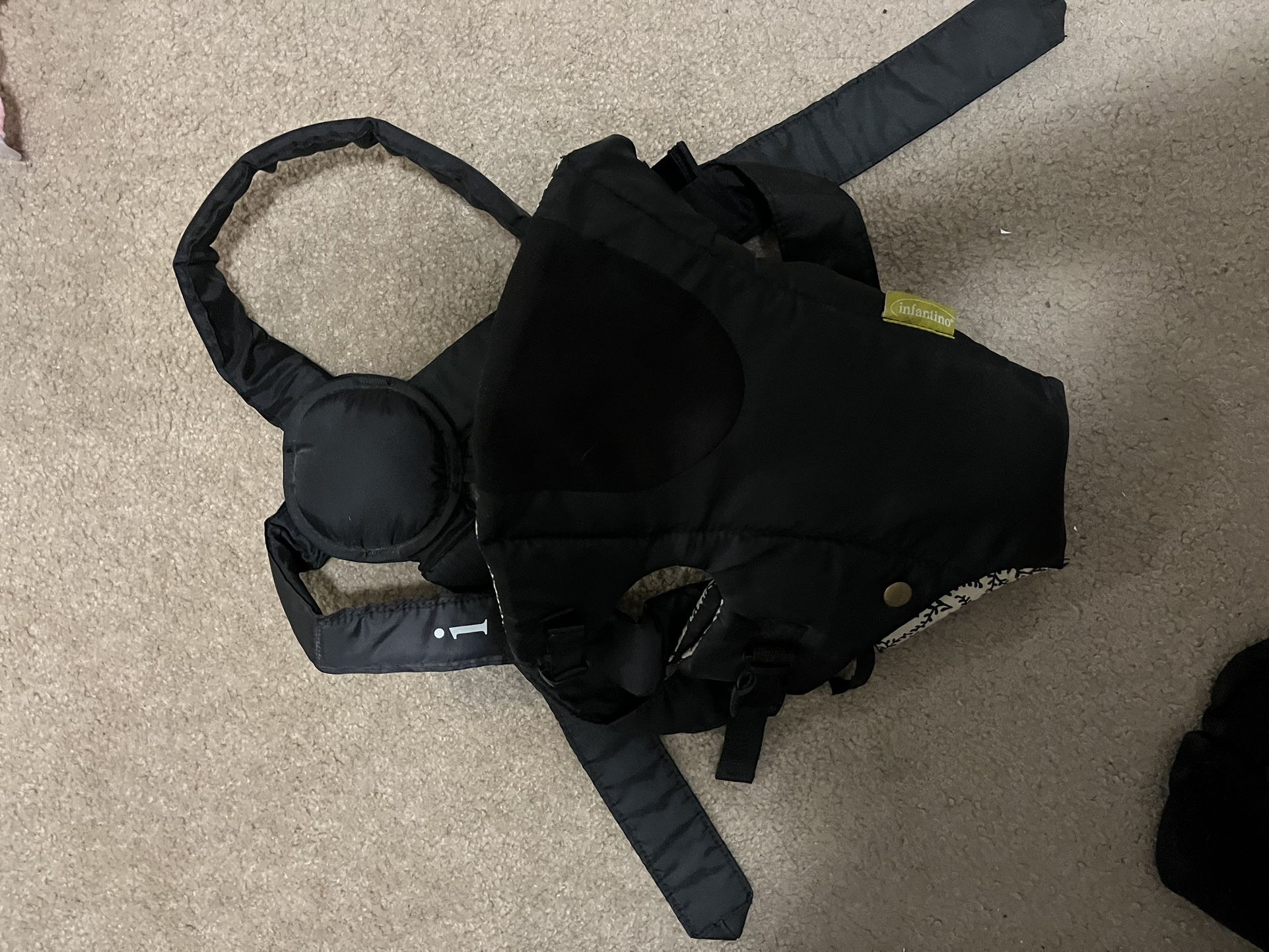 Infantino Baby Carrier Cozy Premium Infant Carrier 2 positions 8-25 pounds