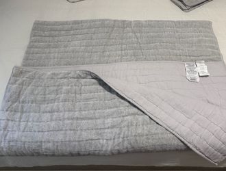 Nestwell grey velvet blanket with pillowcases